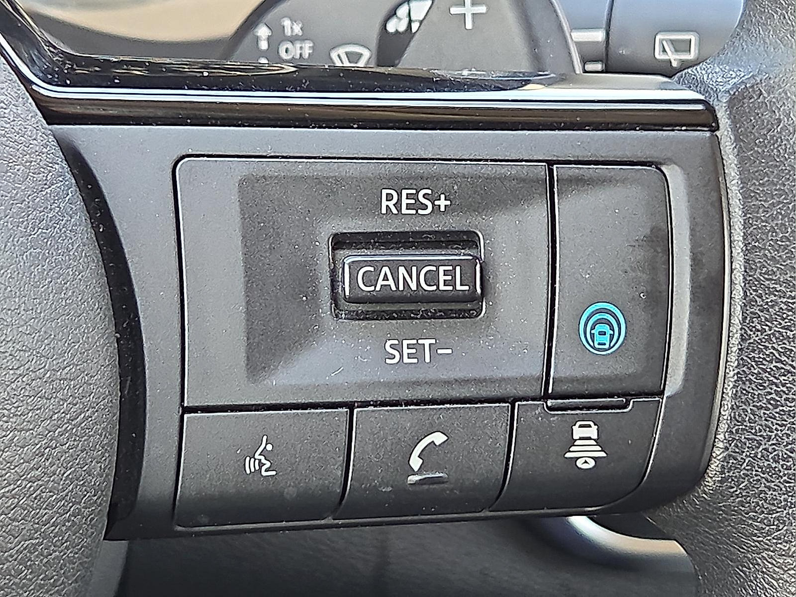 Used 2023 Nissan Rogue SV FWD image 21