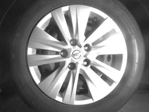 Used 2025 Nissan Sentra S FWD image 17
