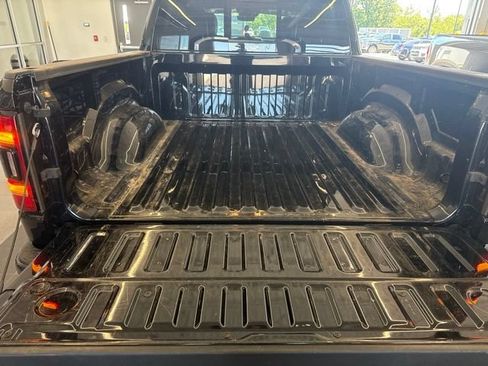 Used 2024 RAM 1500 Laramie AWD/4WD image 4