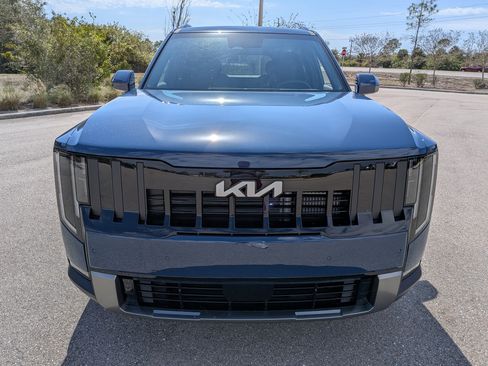 New 2027 Kia Telluride S image 3