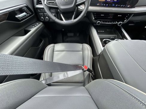 New 2026 Chevrolet Suburban Premier AWD/4WD image 13