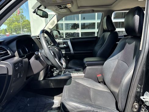 Used 2016 Toyota 4Runner Limited AWD/4WD image 9