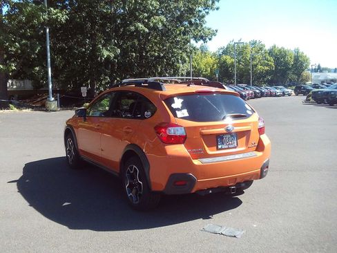 Used 2015 Subaru Crosstrek 2.0i Premium AWD/4WD image 3