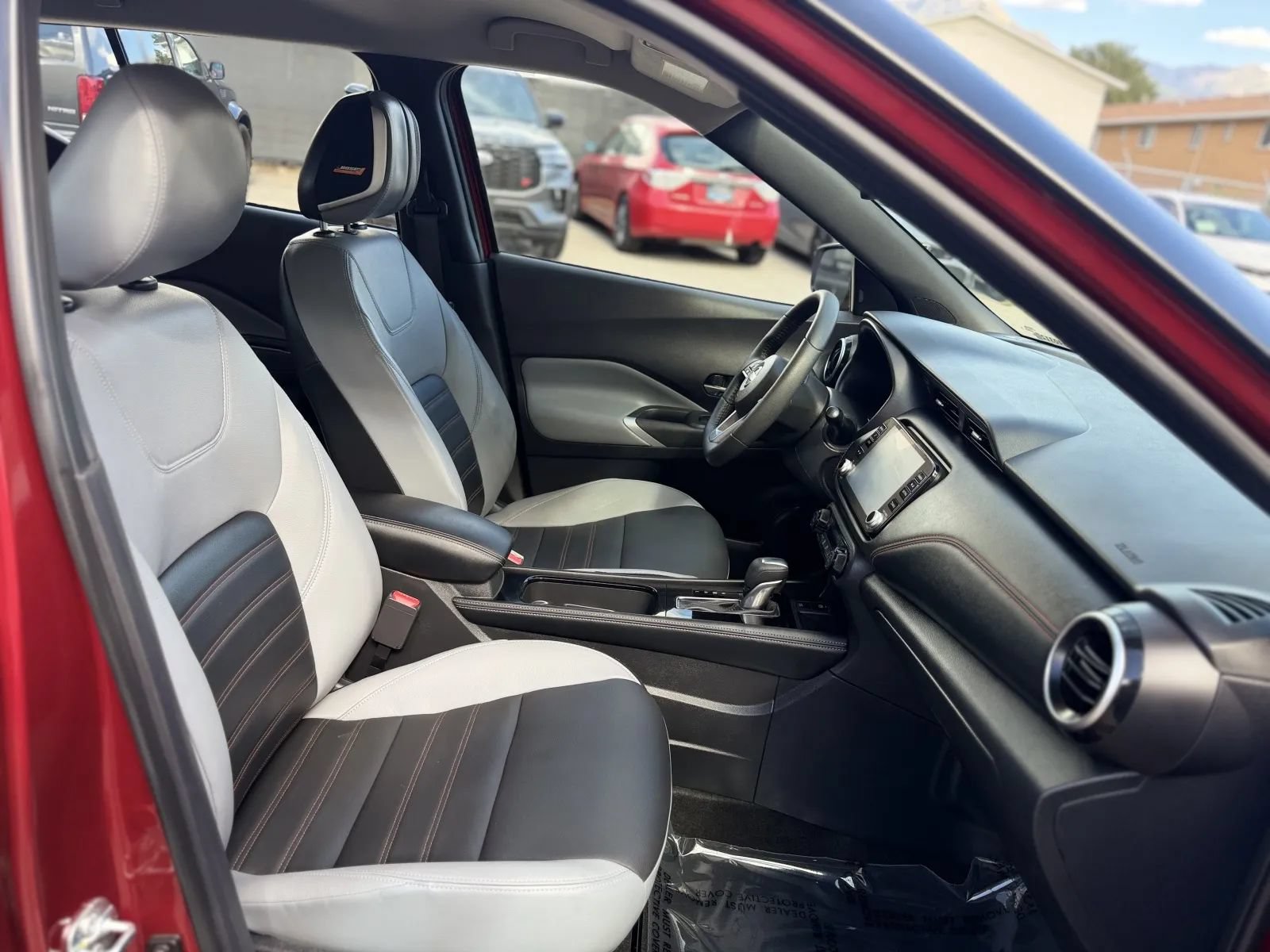 Used 2023 Nissan Kicks SR w/ SR Premium Package FWD image 21