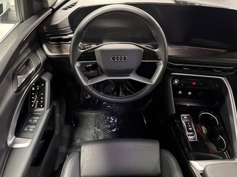 Used 2025 Audi Q5 Premium Plus w/ Premium Plus AWD/4WD image 13