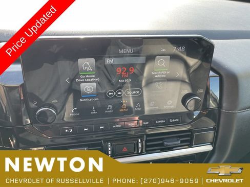 Used 2025 Nissan Pathfinder SL AWD/4WD image 10