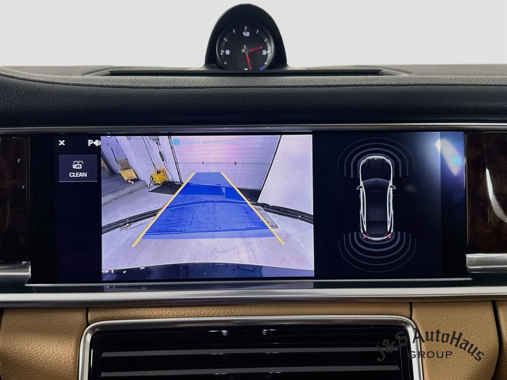 Used 2018 Porsche Panamera 4 AWD/4WD image 20
