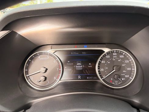 Used 2025 Nissan Sentra SV FWD image 31