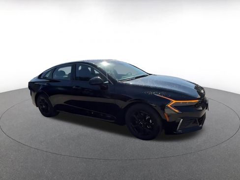 Used 2025 Kia K5 LXS image 2