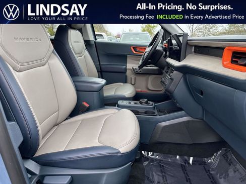 Used 2025 Ford Maverick Lariat AWD/4WD image 12