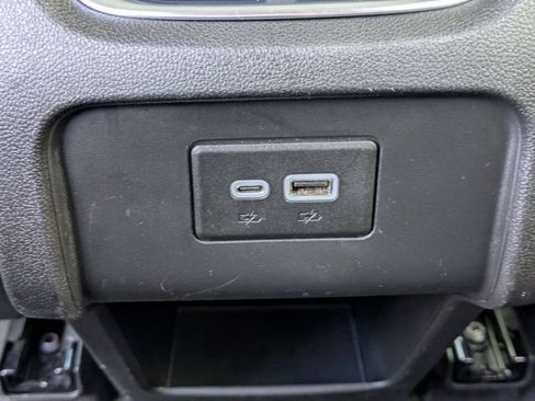 Used 2025 Chevrolet Blazer LT FWD image 14