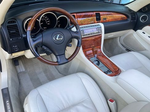 Used 2008 Lexus SC 430 Convertible image 18