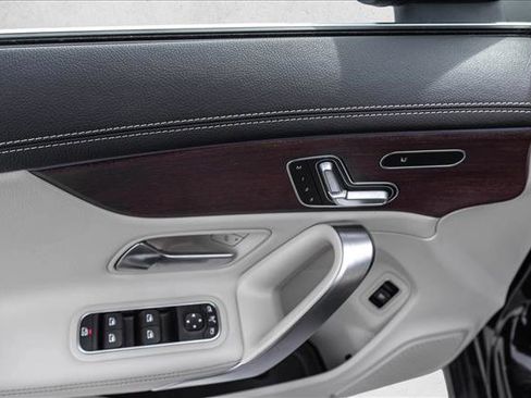 Used 2023 Mercedes-Benz CLA 250 4MATIC image 12