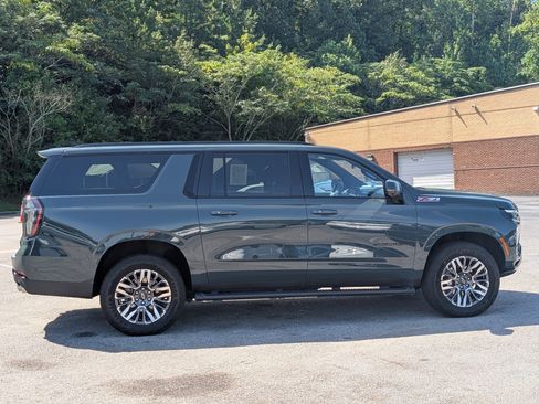 Used 2026 Chevrolet Suburban Z71 w/ Comfort Package AWD/4WD image 10