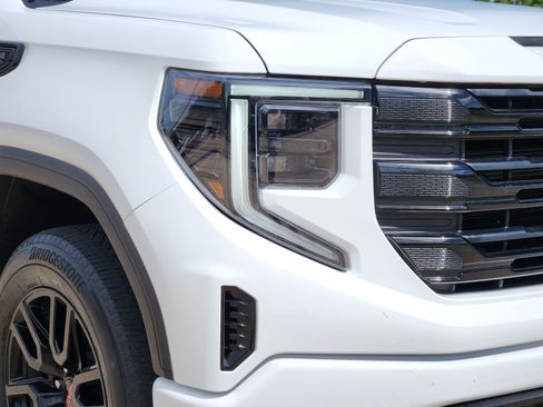Used 2025 GMC Sierra 1500 Elevation AWD/4WD image 9
