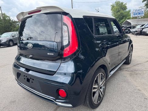 Used 2018 Kia Soul + FWD image 7
