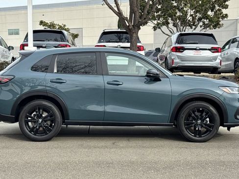 New 2026 Honda HR-V Sport image 3