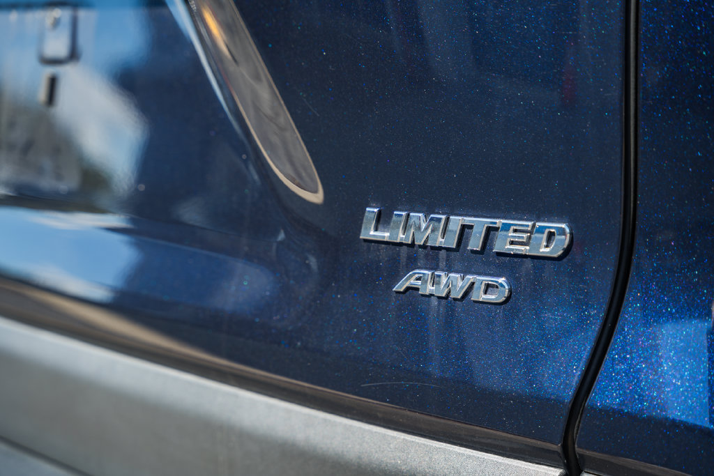 Used 2025 Toyota RAV4 Limited w/ Advanced Technology Package AWD/4WD image 7