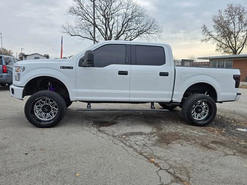 Used 2015 Ford F150 XLT image 4