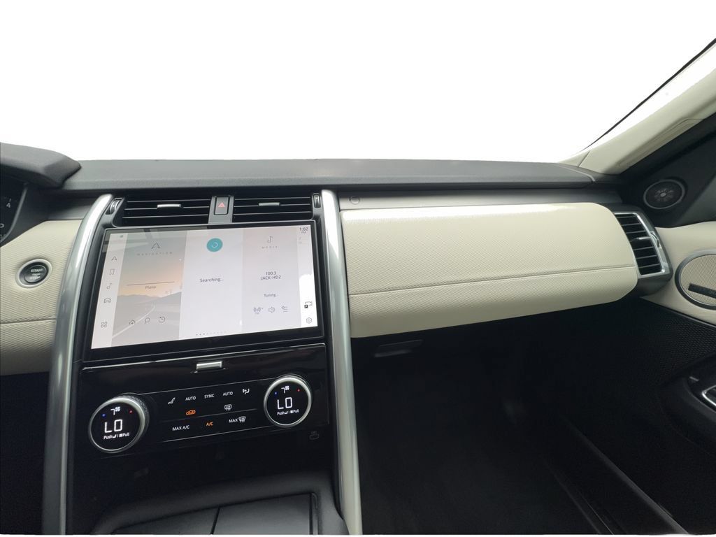 Used 2025 Land Rover Discovery Dynamic SE AWD/4WD image 47