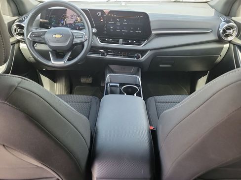 Used 2025 Chevrolet Equinox LT image 14