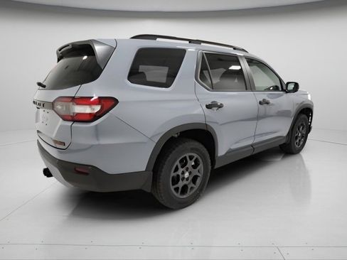 New 2025 Honda Pilot TrailSport image 6