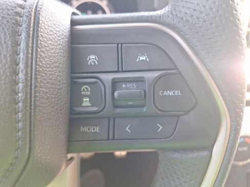 Used 2025 Toyota Tacoma TRD Sport AWD/4WD image 21