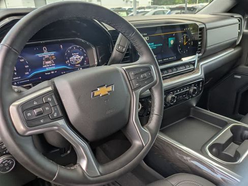 Used 2025 Chevrolet Silverado 2500 LTZ w/ Z71 Chrome Sport Edition AWD/4WD image 9