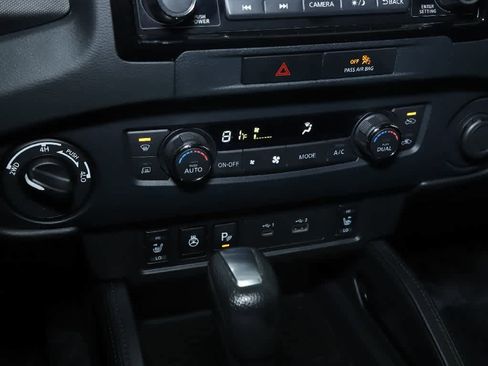 Used 2022 Nissan Frontier PRO-4X w/ Pro-4X Premium Package image 33