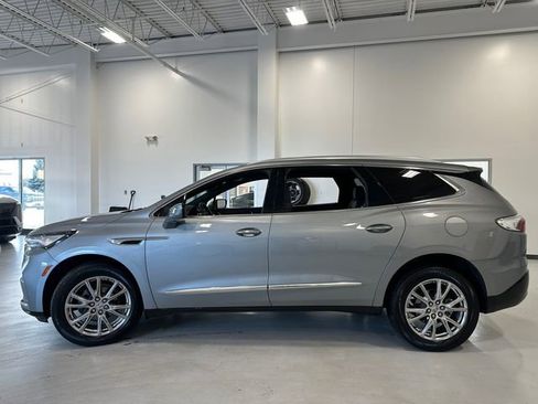 Used 2023 Buick Enclave Essence w/ Experience Buick Package image 9