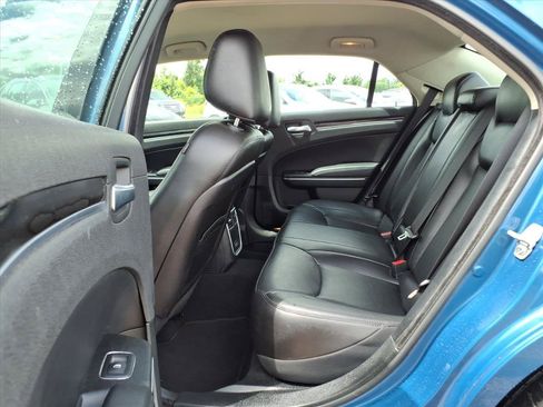 Used 2023 Chrysler 300 Touring L RWD image 10