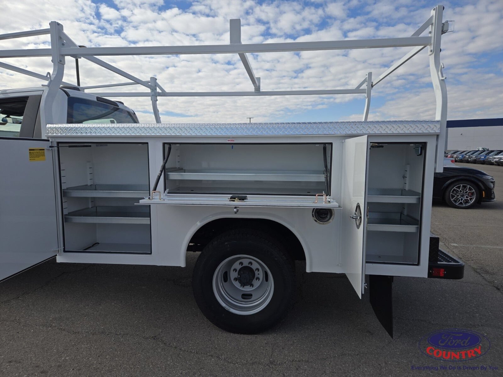 New 2025 Ford F350 XL w/ XL Chrome Package RWD image 8