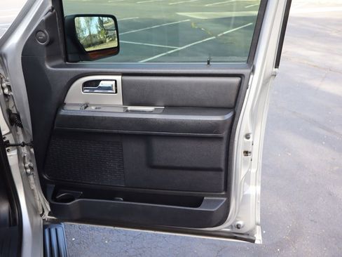 Used 2015 Ford Expedition EL XLT w/ Equipment Group 202A image 28