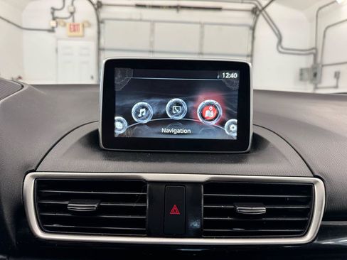 Used 2016 MAZDA MAZDA3 i Touring FWD image 32