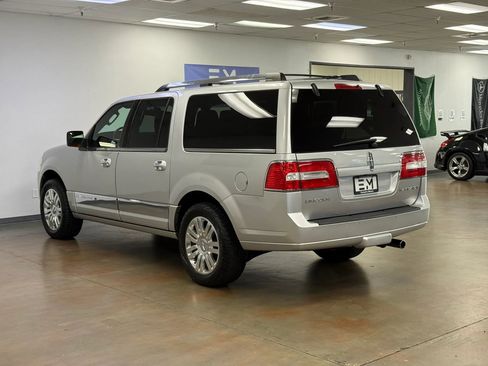 Used 2012 Lincoln Navigator L 4WD image 5