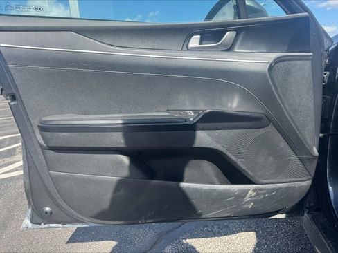 Used 2021 Kia K5 LXS image 9