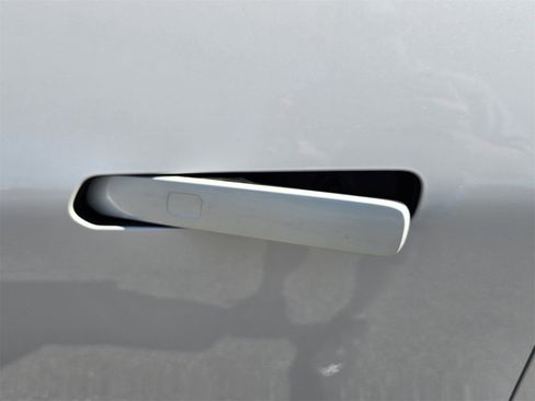 New 2025 Chevrolet Equinox EV RS image 26