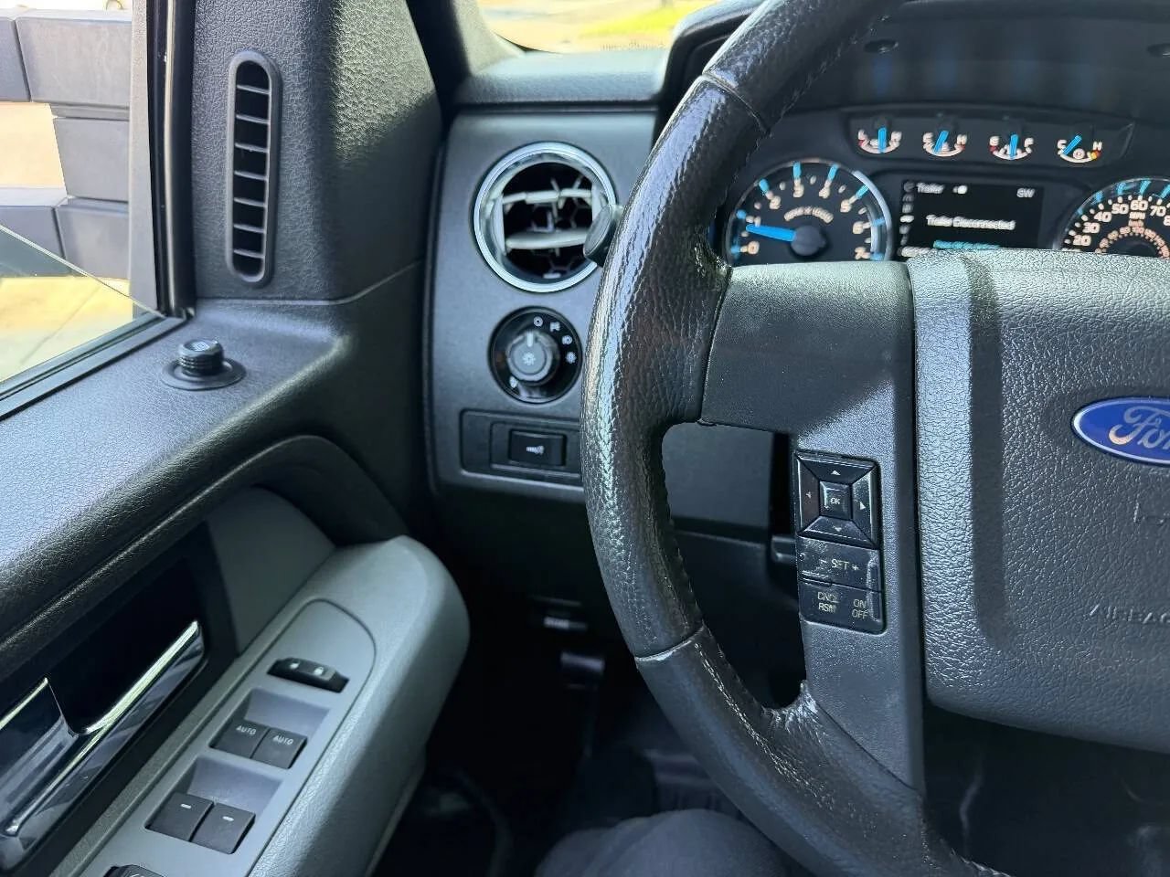 Used 2013 Ford F150 XLT w/ Luxury Equipment Group AWD/4WD image 23