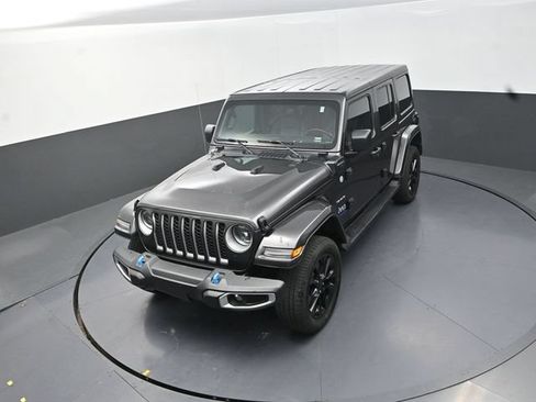 Used 2023 Jeep Wrangler Unlimited Sahara w/ Cold Weather Group AWD/4WD image 14