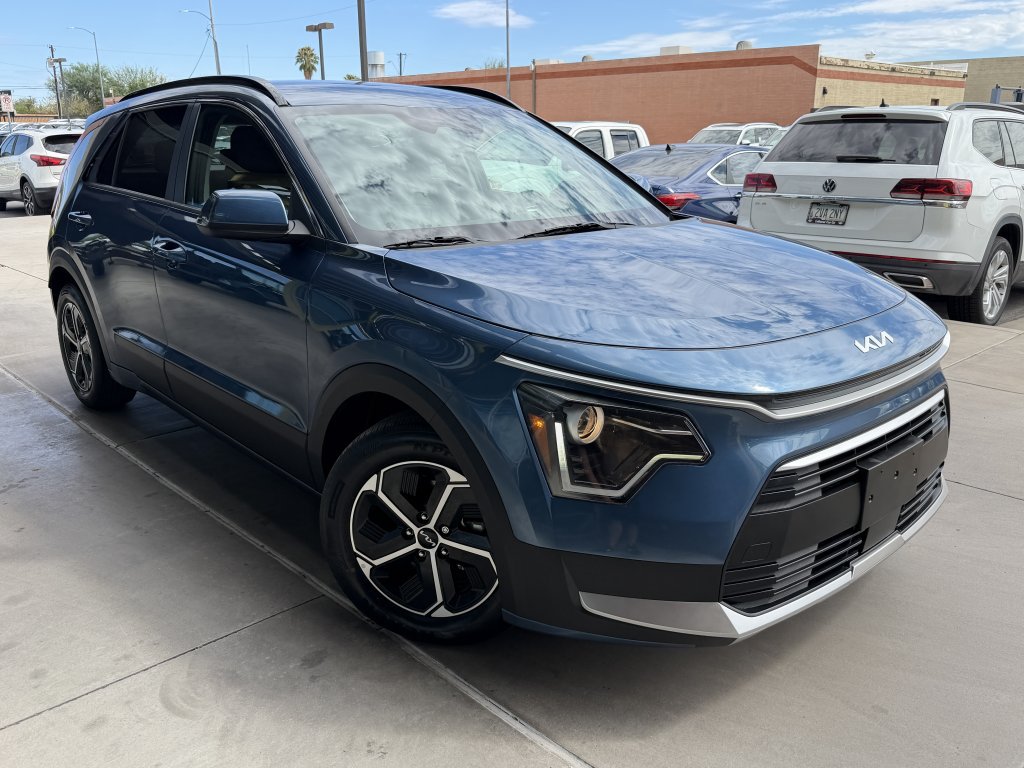 Used 2023 Kia Niro EX FWD image 6