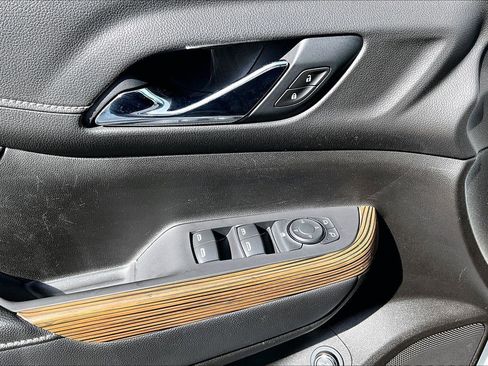 Used 2021 GMC Acadia SLE w/ Driver Convenience Package AWD/4WD image 37