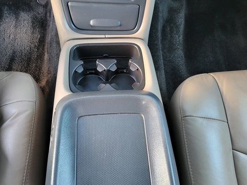 Used 2002 Chevrolet Avalanche 2WD image 26