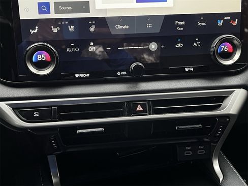 Used 2024 Lexus RX 450h AWD w/ Luxury Package image 18