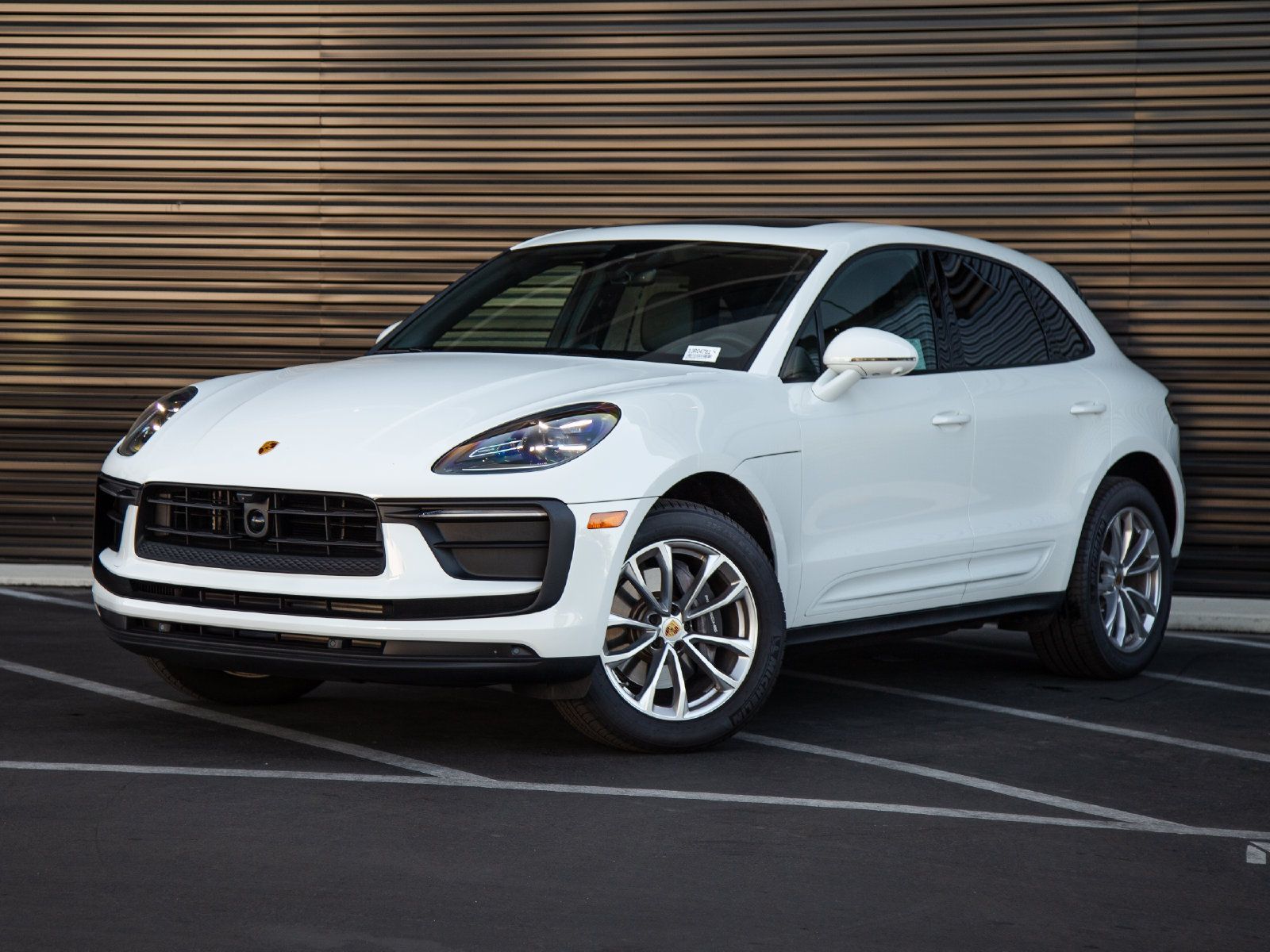 Certified 2026 Porsche Macan AWD/4WD image 1