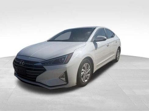 Used 2019 Hyundai Elantra SE FWD image 1