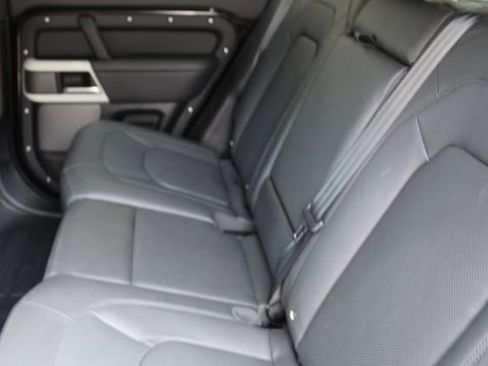Used 2024 Land Rover Defender 110 SE image 5