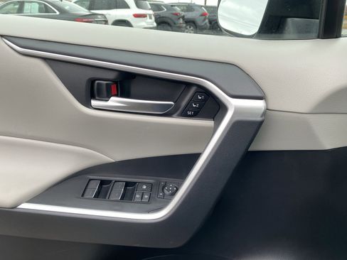 Used 2024 Toyota RAV4 XLE Premium image 15