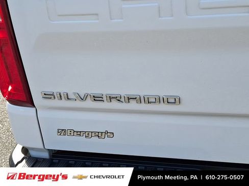 Certified 2023 Chevrolet Silverado 1500 LTZ w/ LTZ Convenience Package II AWD/4WD image 33