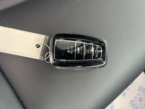 Used 2023 Toyota RAV4 XLE Premium image 36