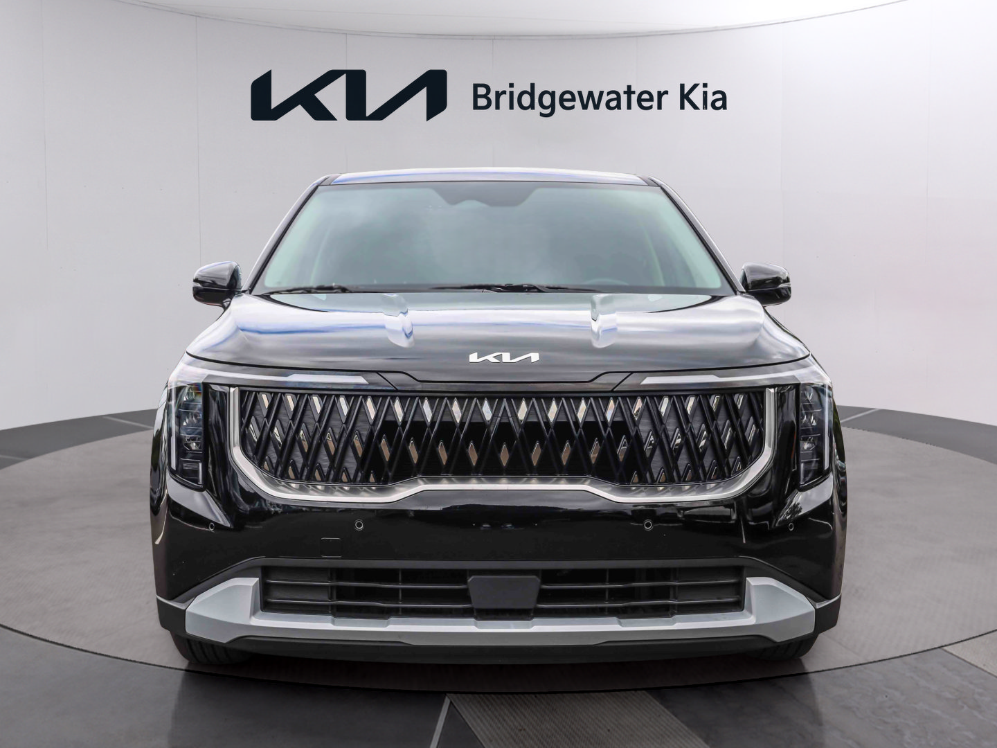 Used 2026 Kia Carnival FWD image 2